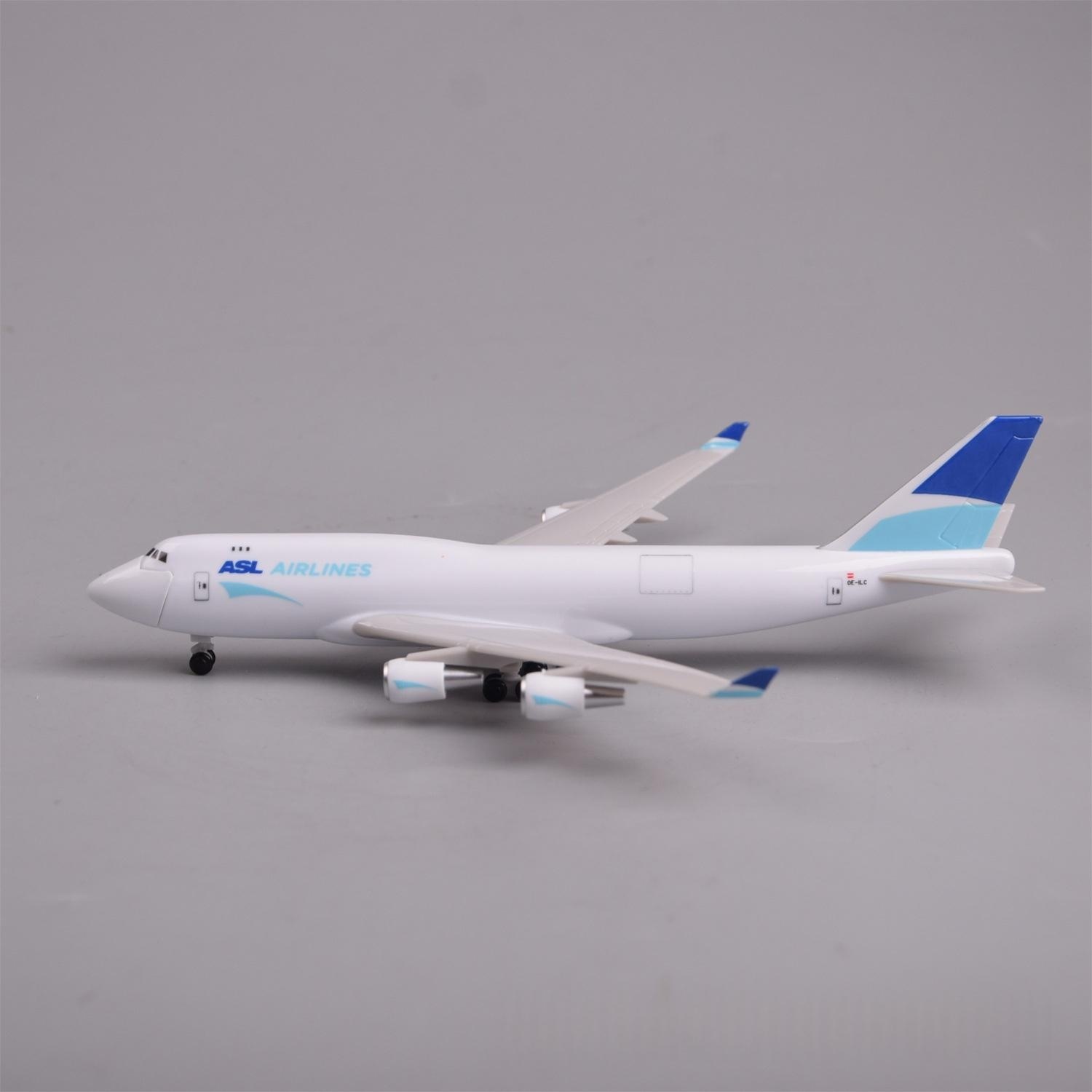 ASL AIR Cargo B747-400 Hatches - Model Airplane Plastic recension och pris